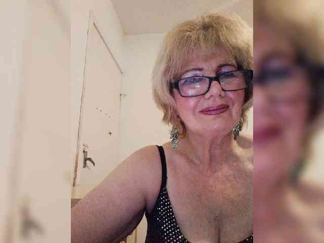 KASANDRABOLOSHKA Sex Cam Show