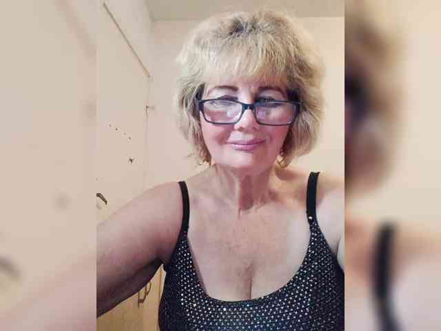 Boloshkablonda's cam show statistics and live stream