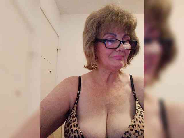 MoonGoddess webcam