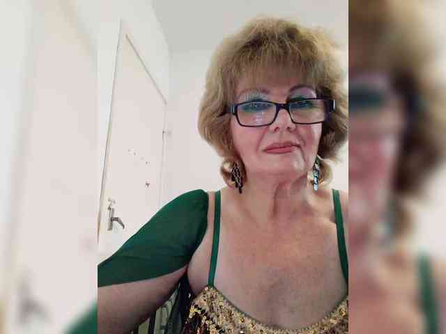KASANDRABOLOSHKA live female cam on bongacams