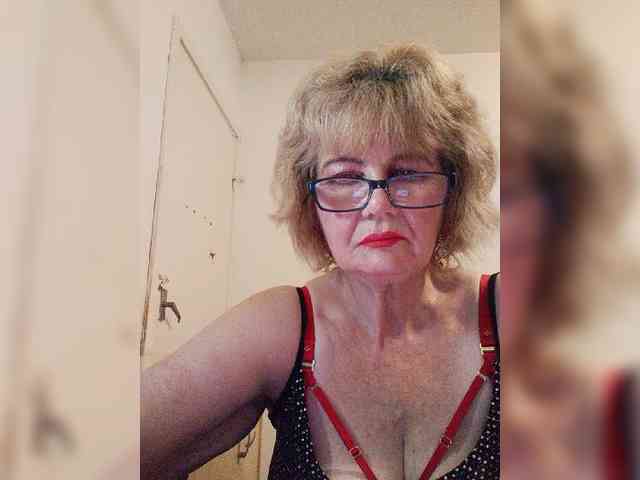 Boloshkablonda's cam show statistics and live stream