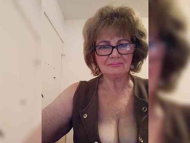 MoonGoddess webcam