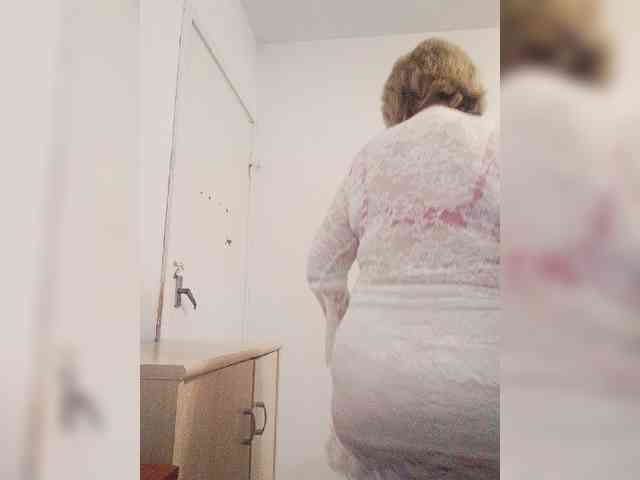 KASANDRABOLOSHKA live female cam on bongacams