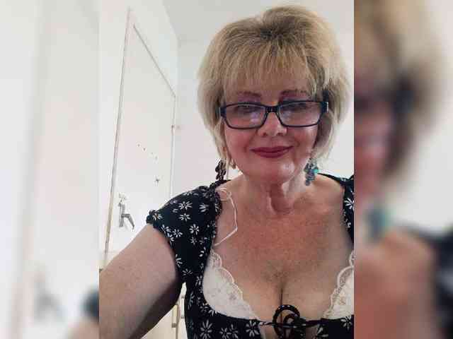 KASANDRABOLOSHKA Sex Cam Show