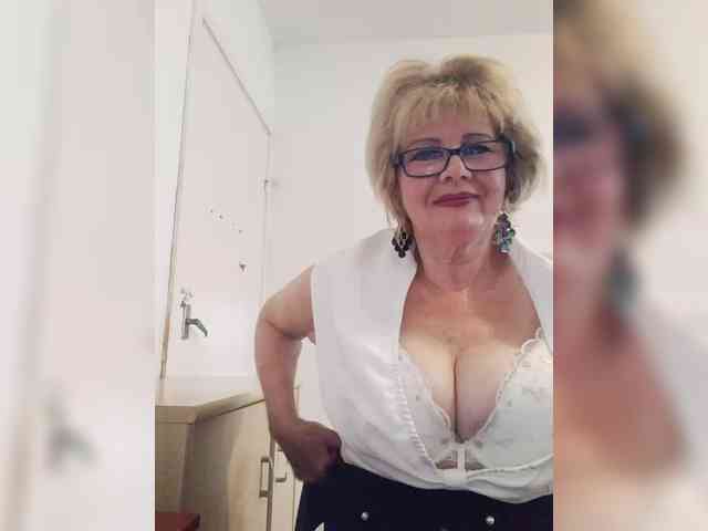 KASANDRABOLOSHKA Sex Cam Show
