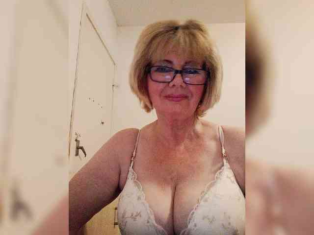 KASANDRABOLOSHKA Sex Cam Show
