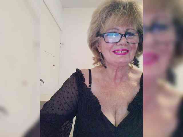 MoonGoddess webcam
