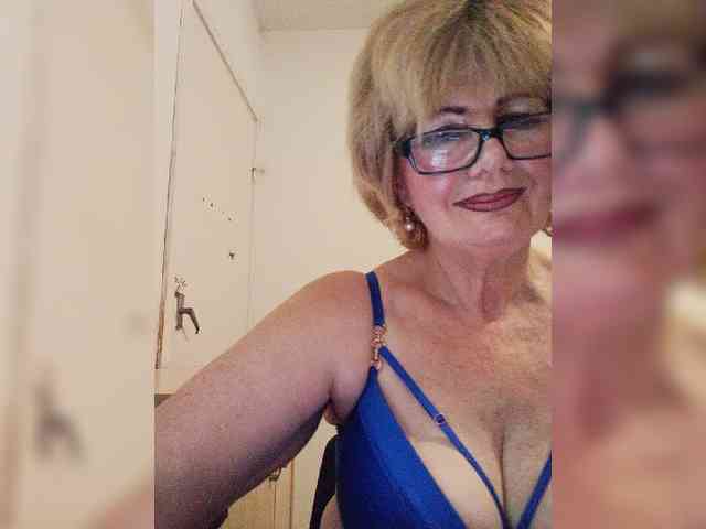KASANDRABOLOSHKA Sex Cam Show