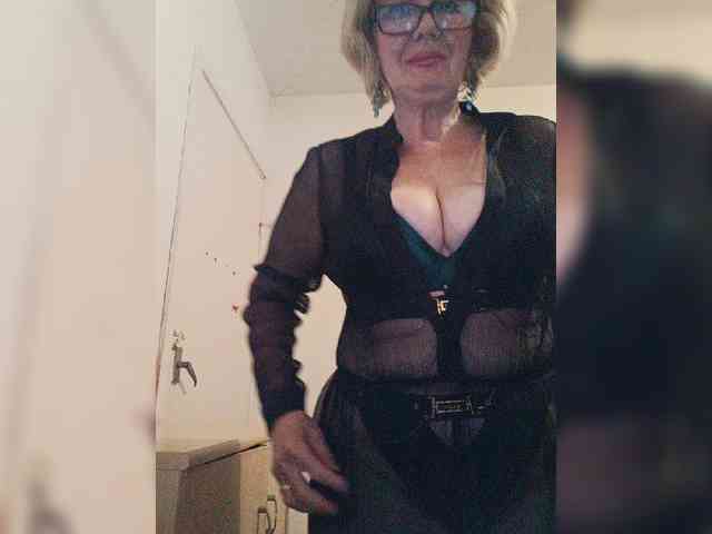 KASANDRABOLOSHKA live female cam on bongacams