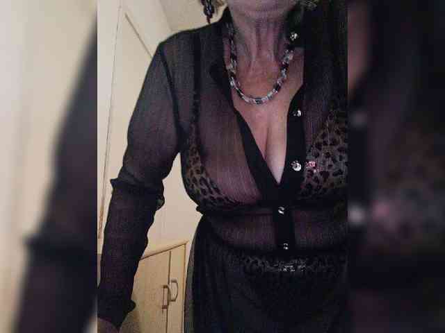 KASANDRABOLOSHKA live female cam on bongacams
