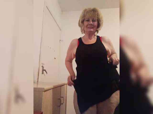 KASANDRABOLOSHKA live female cam on bongacams
