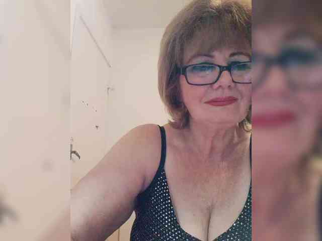 KASANDRABOLOSHKA live female cam on bongacams