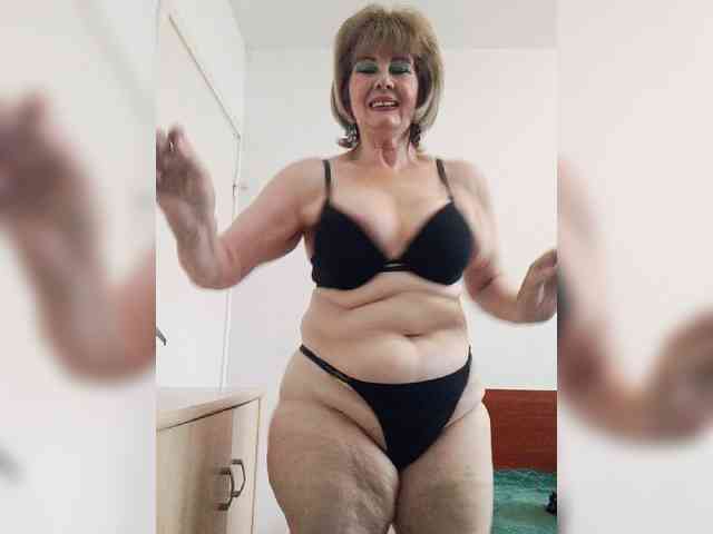 KASANDRABOLOSHKA live female cam on bongacams