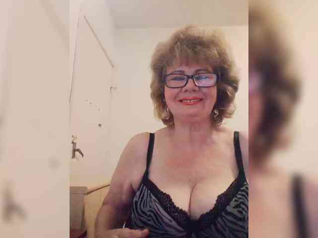 KASANDRABOLOSHKA live female cam on bongacams