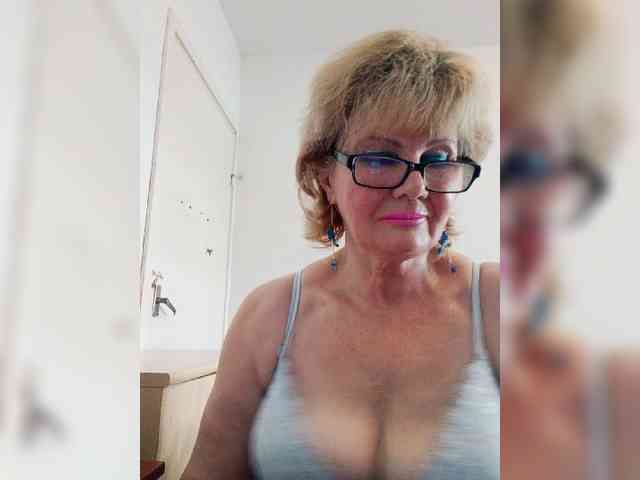 MoonGoddess webcam