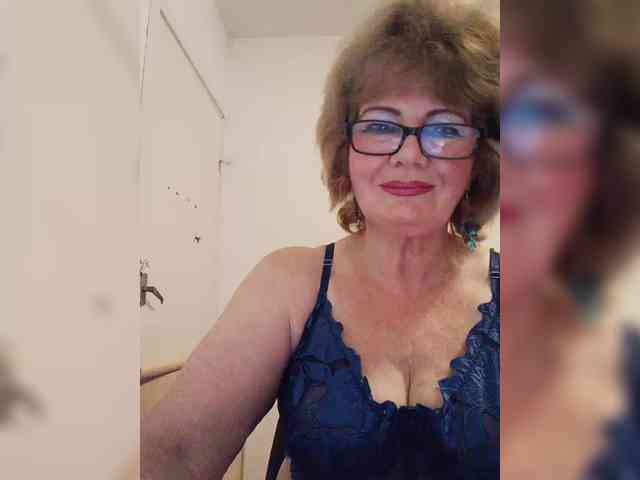KASANDRABOLOSHKA live female cam on bongacams