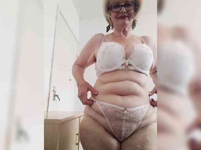 KASANDRABOLOSHKA Sex Cam Show