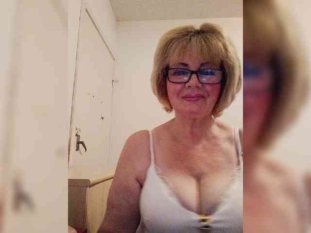 KASANDRABOLOSHKA Sex Cam Show