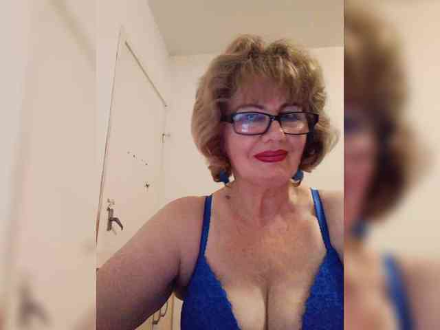 KASANDRABOLOSHKA live female cam on bongacams