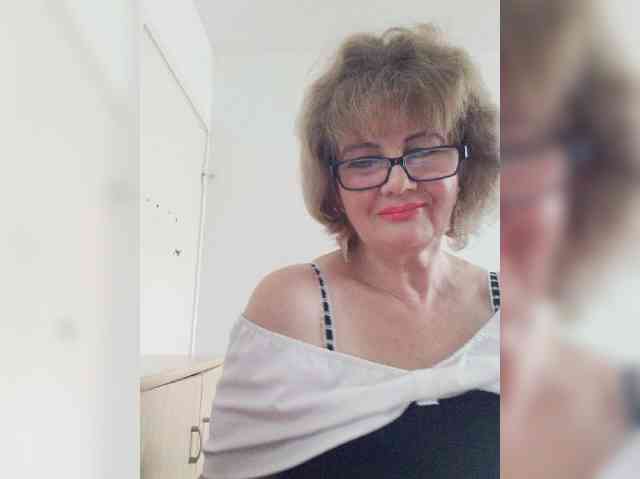 MoonGoddess webcam