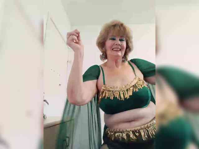 KASANDRABOLOSHKA live female cam on bongacams