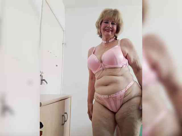 KASANDRABOLOSHKA live female cam on bongacams