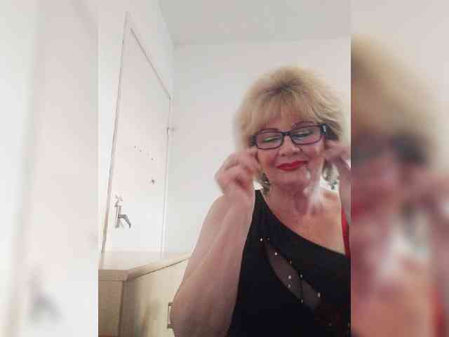 KASANDRABOLOSHKA Live Webcam on BongaCams