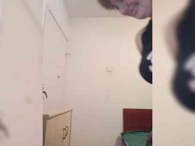 MoonGoddess webcam