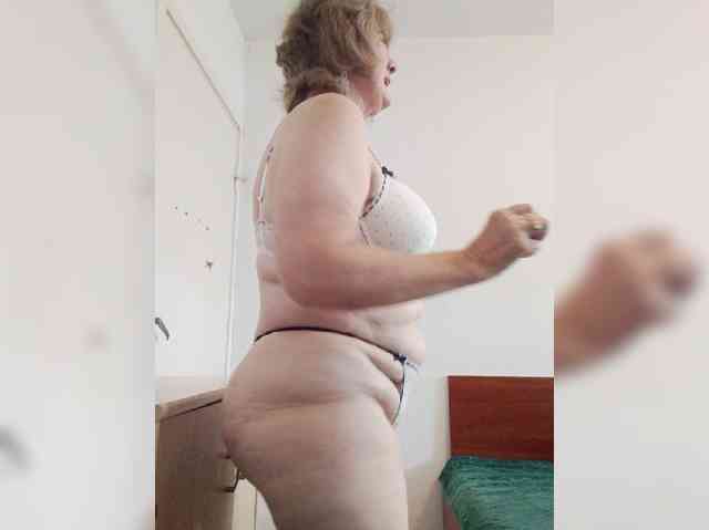 KASANDRABOLOSHKA live female cam on bongacams