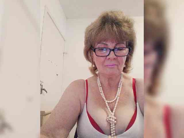 KASANDRABOLOSHKA live female cam on bongacams