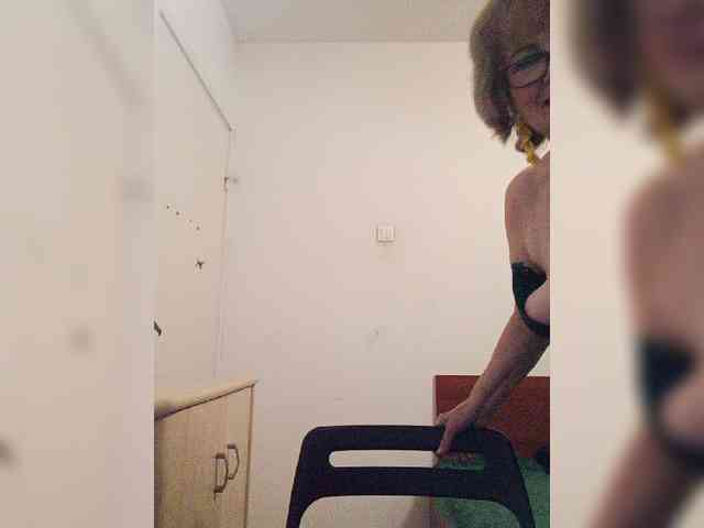 MoonGoddess webcam