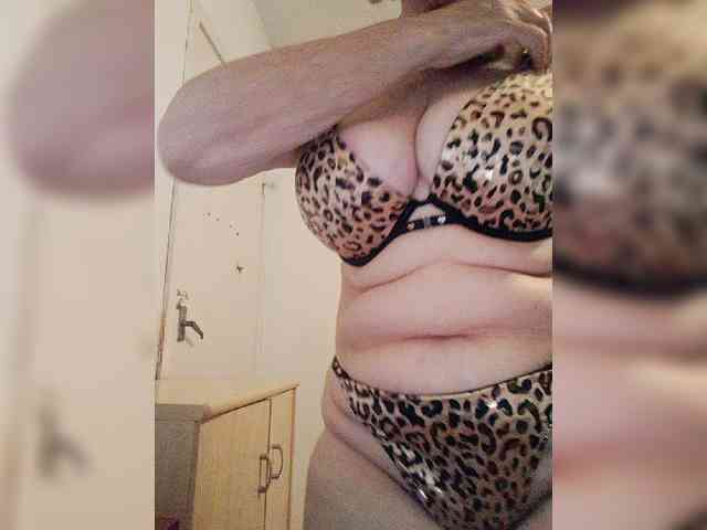 KASANDRABOLOSHKA live female cam on bongacams