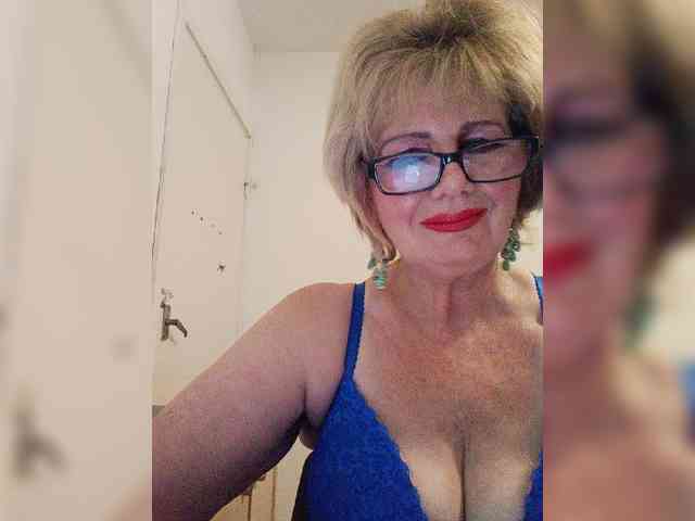 KASANDRABOLOSHKA Sex Cam Show