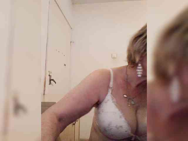 BoloshkaBlonda webcam