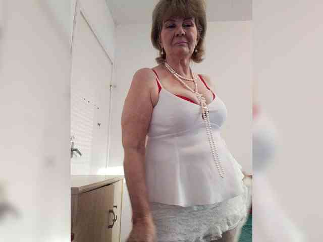 KASANDRABOLOSHKA live female cam on bongacams