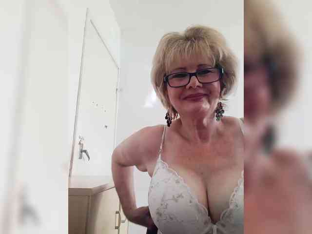 KASANDRABOLOSHKA Sex Cam Show