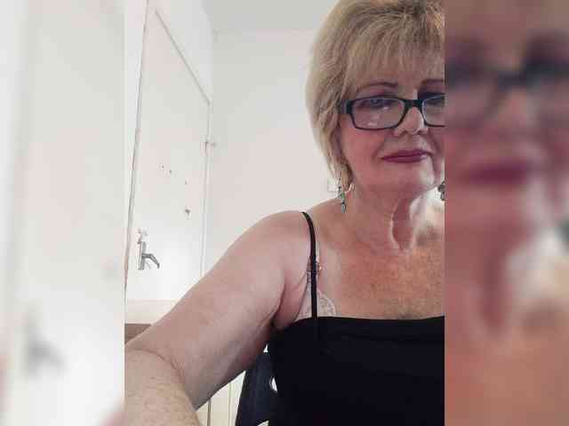 KASANDRABOLOSHKA Sex Cam Show