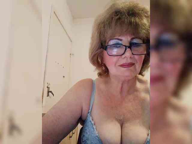 KASANDRABOLOSHKA live female cam on bongacams