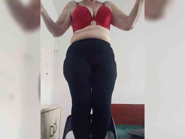 KASANDRABOLOSHKA live female cam on bongacams