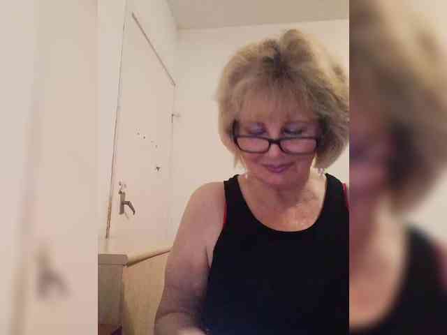 KASANDRABOLOSHKA live female cam on bongacams