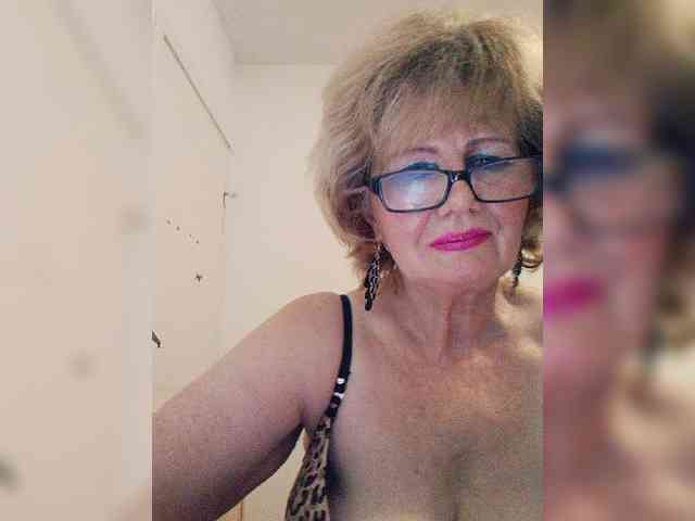 MoonGoddess webcam