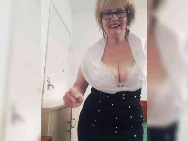 KASANDRABOLOSHKA Sex Cam Show