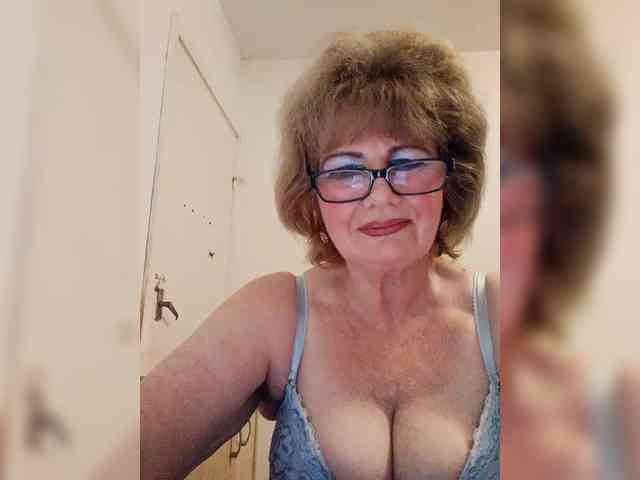 KASANDRABOLOSHKA live female cam on bongacams