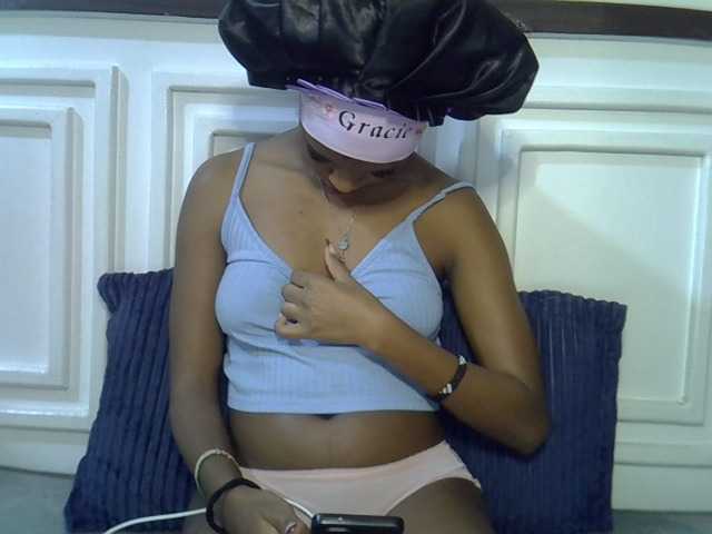 Afrikab1 live cam on BongaCams