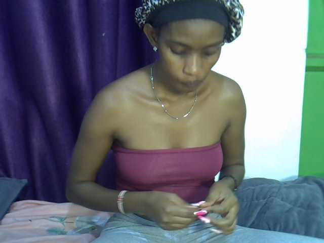 Afrikab1 live cam on UnifiedCams