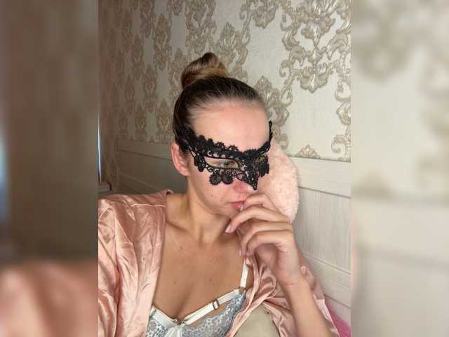 U-Moni live cam on BongaCams