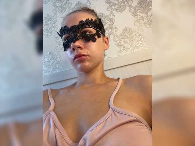 U-Moni live cam on BongaCams