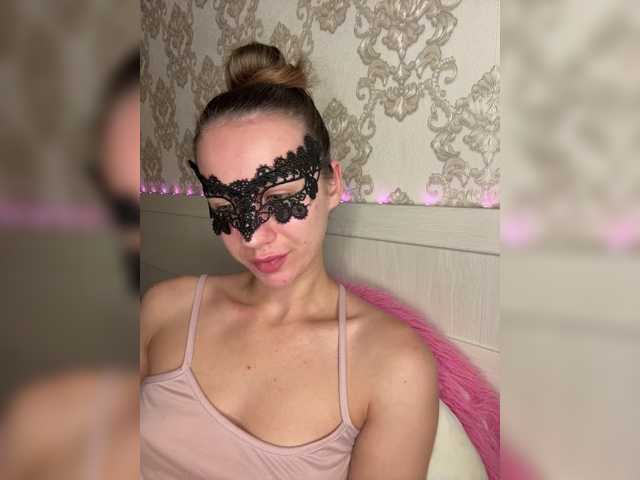 U-Moni live cam on BongaCams