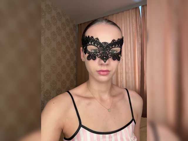 U-Moni live cam on BongaCams