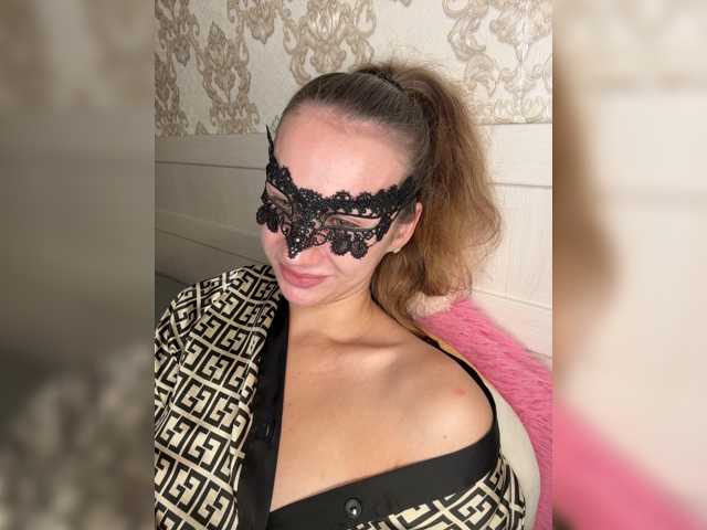 U-Moni live cam on BongaCams